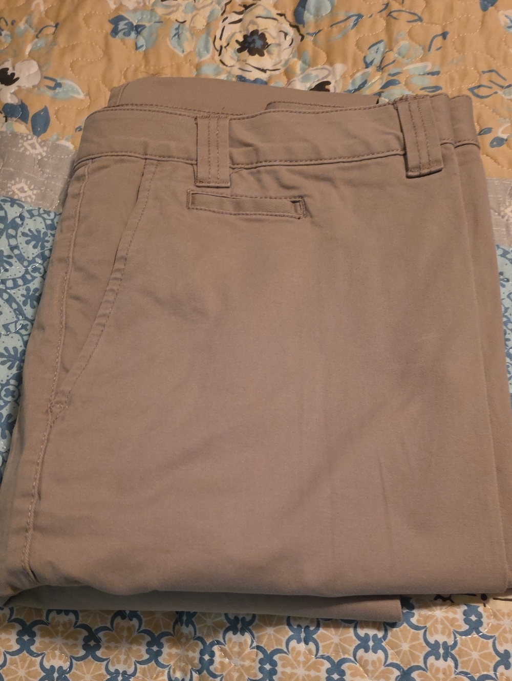 Amazon Essentials Men's Chinos in Khaki Tan